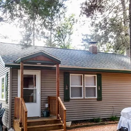 Villa Knotty Pine- White Pine